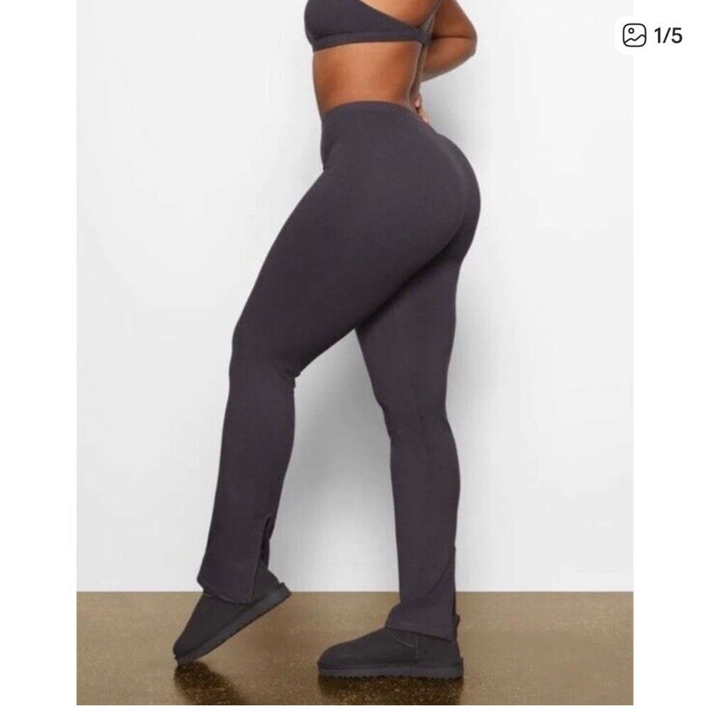 SKIMS Pants | Outdoor Split Hem Legging in Grey Sz XS